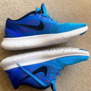 Nike Womens Free RN Running Shoes Size 11